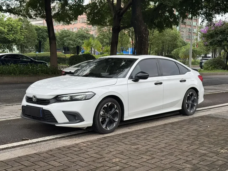 Honda CIVIC Civic 2022 240TURBO CVT Fuel Edition 2022 — photo 1, buy with delivery to Moscow