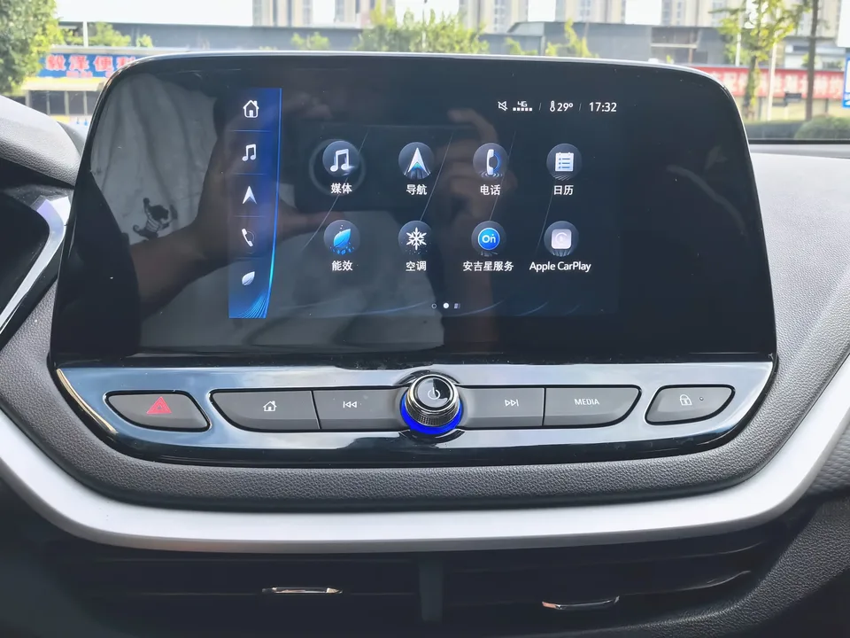 Chevrolet Menlo Chevrolet Cruise 2023 Galaxy Edition 2023 — thumbnail 3