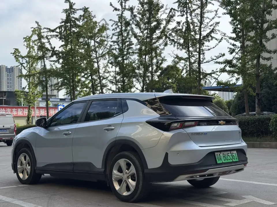 Chevrolet Menlo Chevrolet Cruise 2023 Galaxy Edition 2023 — миниатюра 2