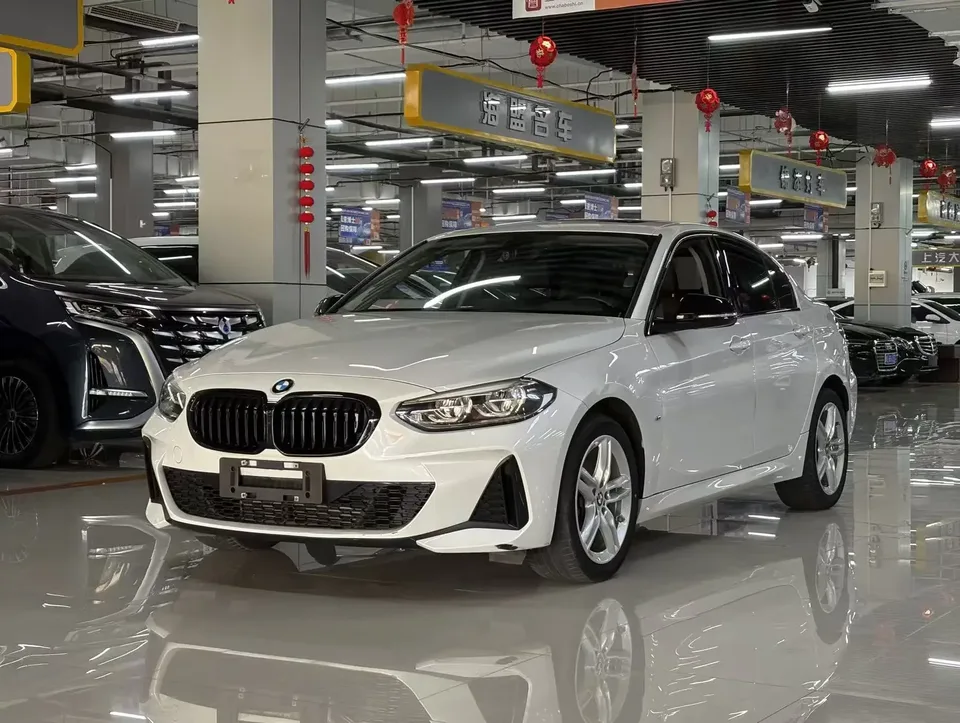 BMW 1 Series BMW 1 Series 2023 120i M Sport Night Edition 2023 — фото 1, купить с доставкой в Москву