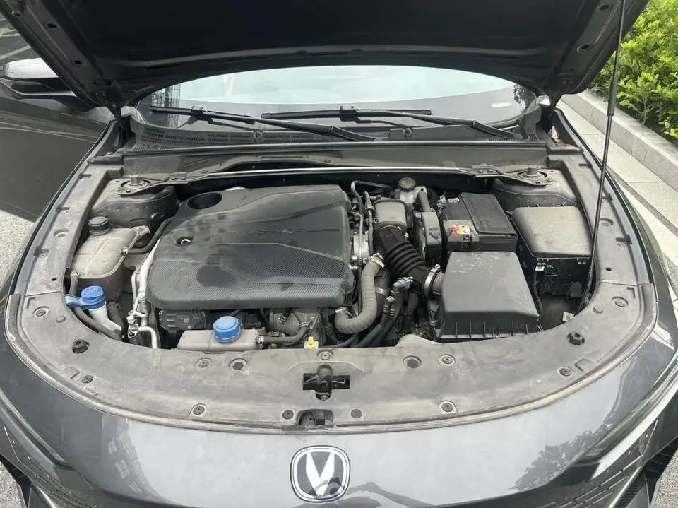 Changan UNI-V Changan UNI-V 2023 1.5T Premium 2023 — thumbnail 3