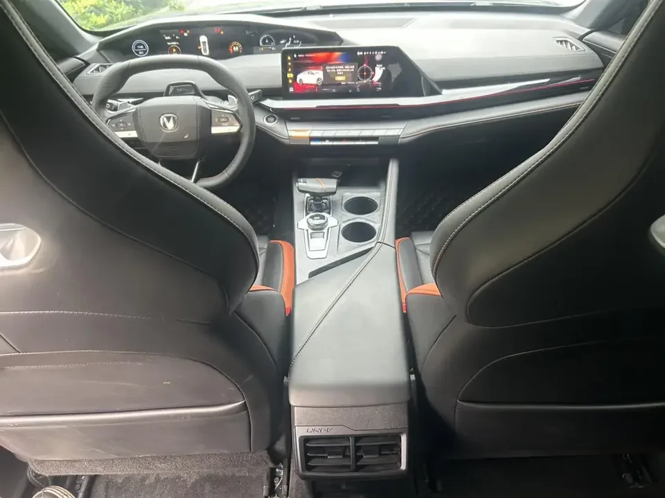 Changan UNI-V Changan UNI-V 2023 1.5T Premium 2023 — thumbnail 4