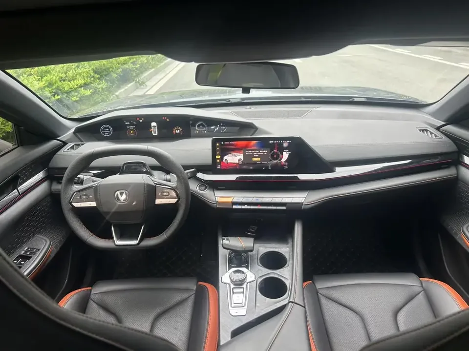Changan UNI-V Changan UNI-V 2023 1.5T Premium 2023 — thumbnail 5