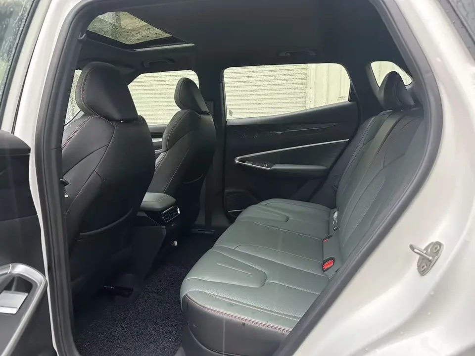 Geely Atlas Boyue 2024 1.5TD Dragon Edition 2025 — thumbnail 3