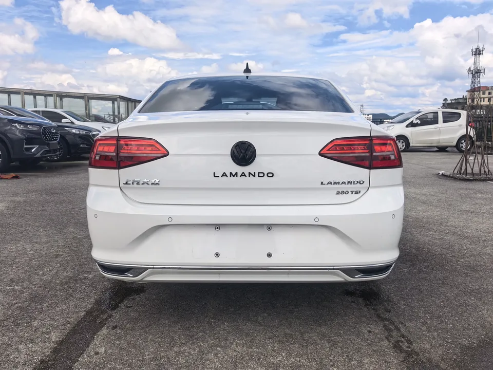 Volkswagen Lamando Lingdu 2021 280TSI DSG Comfort Edition 2022 — thumbnail 2