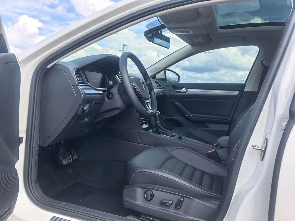 Volkswagen Lamando Lingdu 2021 280TSI DSG Comfort Edition 2022 — thumbnail 5