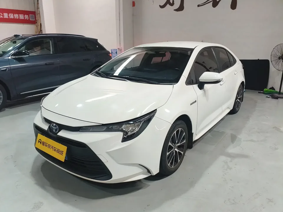 Toyota Levin Lei Ling 2023 Hybrid 1.8L Leading Edition 2024 — photo 1, buy with delivery to Moscow