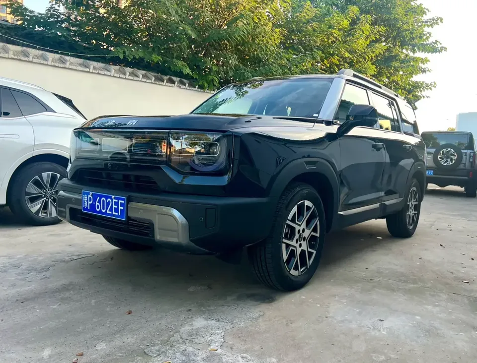 BAIC Beijing Off-road BJ30 Beijing Off-road BJ30 2026 Traveler 1.5T DCT Advanced Edition 2026 — photo 1, buy with delivery to Moscow