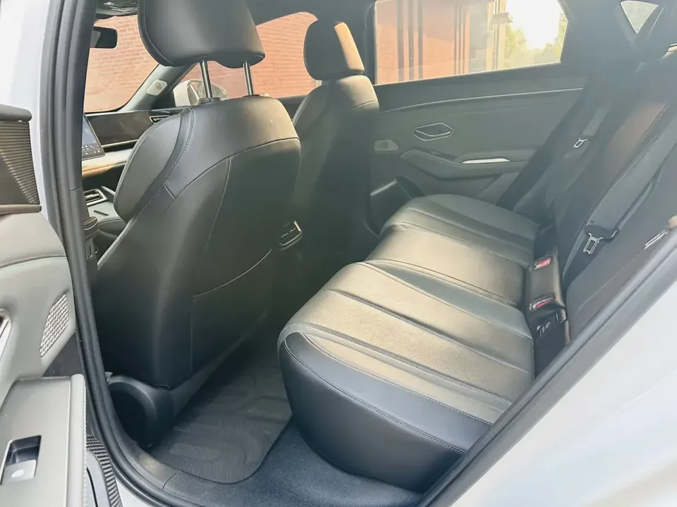 BYD Qin L DM Qin L DM 2025 Intelligent Driving Edition DM-i 120KM Leading Edition 2025 — thumbnail 5