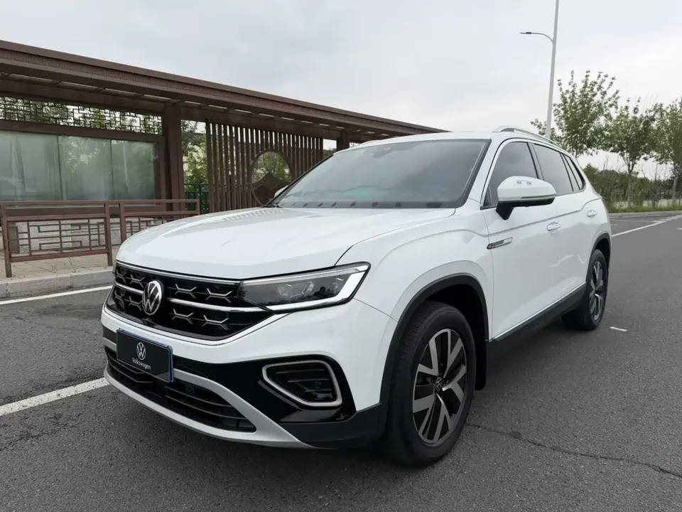 Volkswagen Tayron Tanyue 2023 280TSI 2WD Luxury Plus Advanced Edition 2022 — photo 1, buy with delivery to Moscow