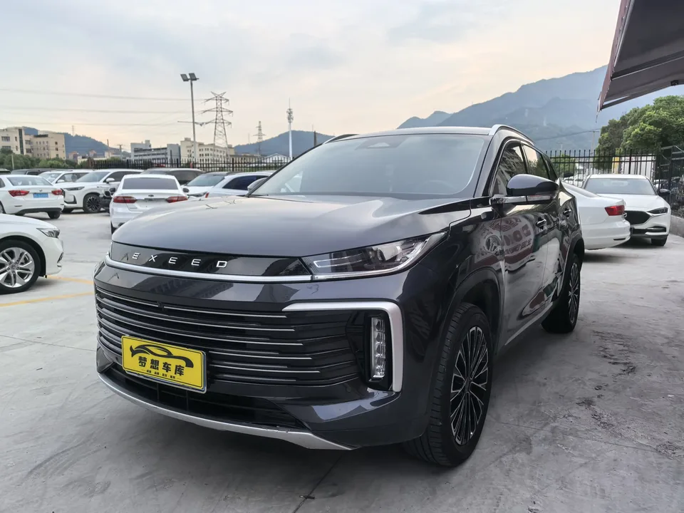 Exeed TXL Stars in the clouds 2025 300T 2WD King Edition 2025 — photo 1, buy with delivery to Moscow