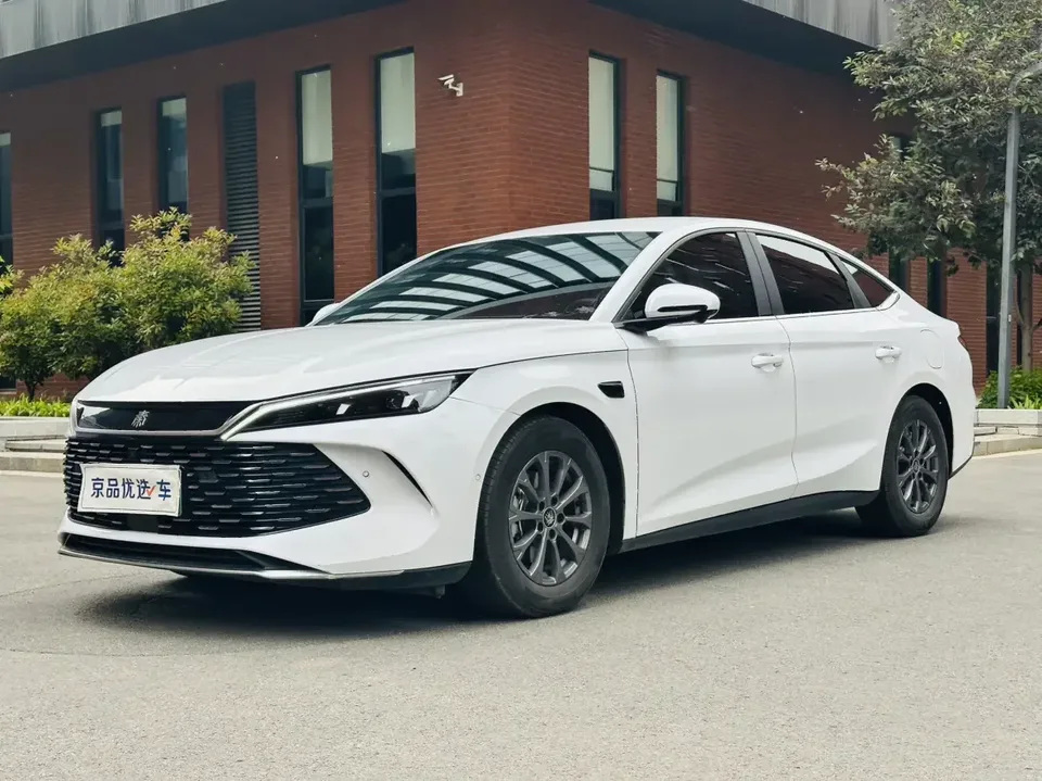BYD Qin L DM Qin L DM 2025 Intelligent Driving Edition DM-i 80KM Leading Edition 2025 — photo 1, buy with delivery to Moscow