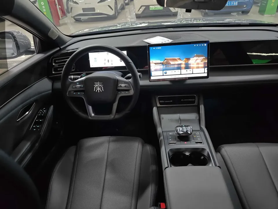 BYD Qin L DM Qin L DM 2025 DM-i 120KM Intelligent Driving Edition 2025 — миниатюра 3
