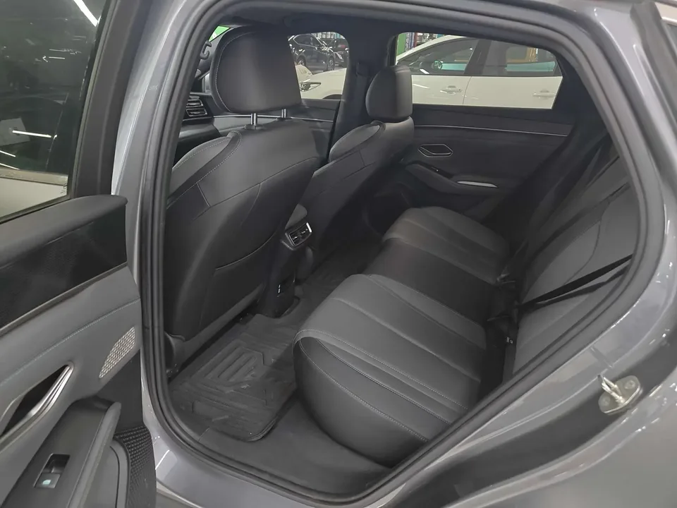 BYD Qin L DM Qin L DM 2025 DM-i 120KM Intelligent Driving Edition 2025 — миниатюра 4