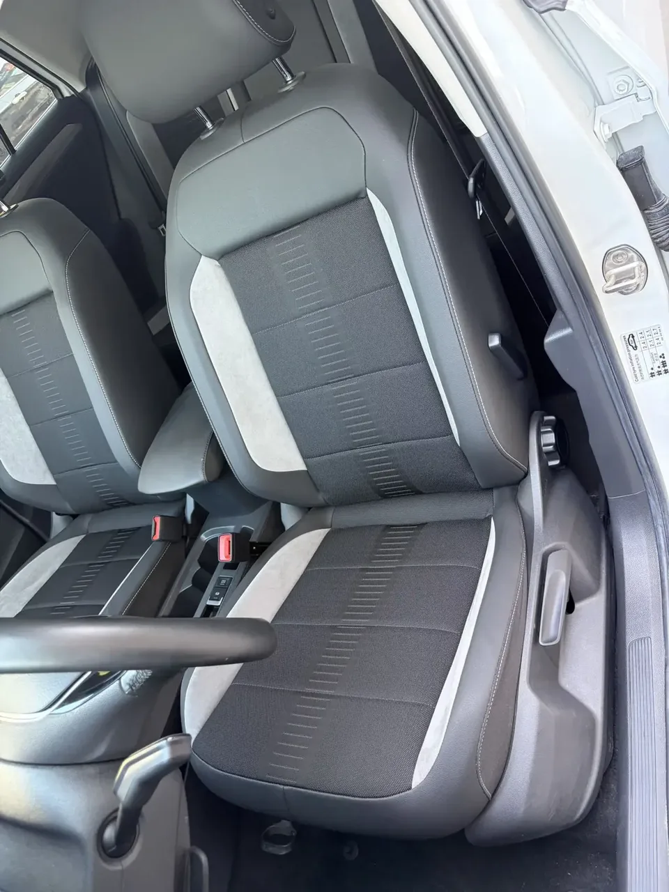 Volkswagen T-Roc TANG 2022 280TSI DSG 2WD Comfort PLUS 2023 — thumbnail 3