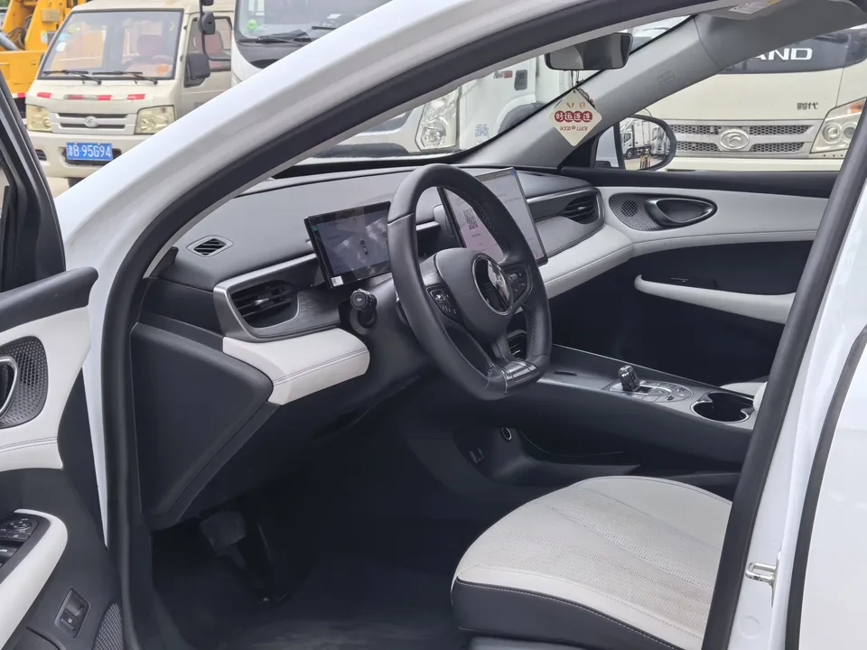 BYD Seal 05DM Seal 05DM 2025 DM-i 120KM flagship version 2025 — thumbnail 3