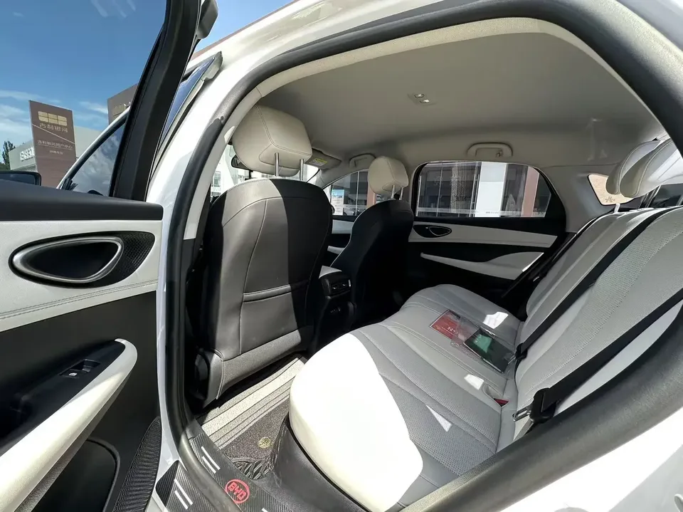 BYD Seal 05DM Seal 05DM 2026 DM-i 128KM Luxury 2025 — thumbnail 3
