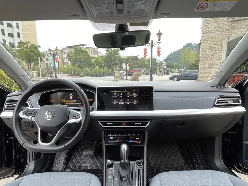 Volkswagen Lavida Lavida 2023 1.5L Automatic Starry Sky 5 Million Edition 2022 — thumbnail 3