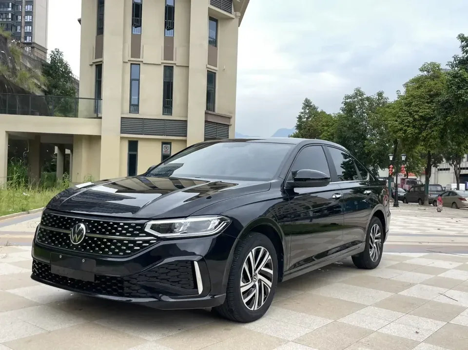 Volkswagen Lavida Lavida 2023 1.5L Automatic Starry Sky 5 Million Edition 2022 — photo 1, buy with delivery to Moscow
