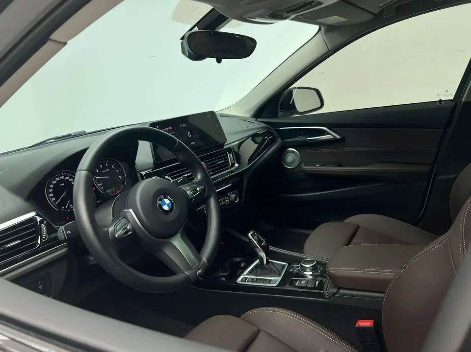 BMW 1 Series BMW 1 Series 2023 120i M Sport Night Edition 2023 — thumbnail 5