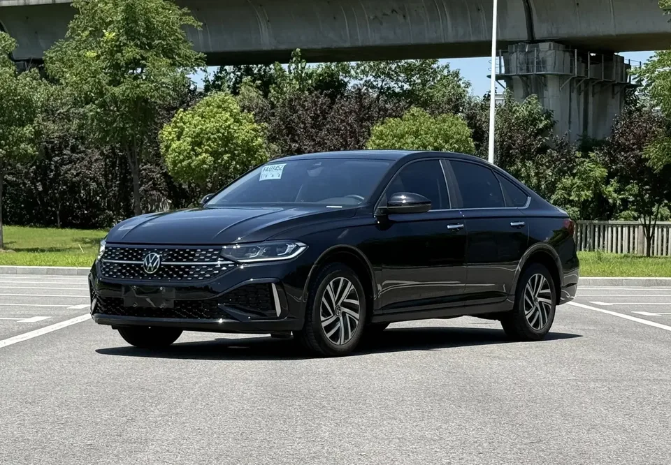Volkswagen Lavida Lavida 2024 300TSI DSG Starry Sky Edition 2024 — photo 1, buy with delivery to Moscow