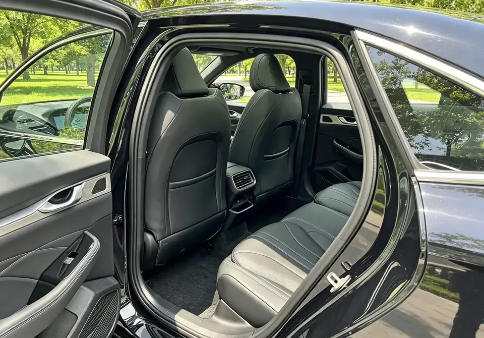 Geely Preface Xing Rui 2026 1.5T Dongfang Yao Jinghong Edition 2026 — thumbnail 4