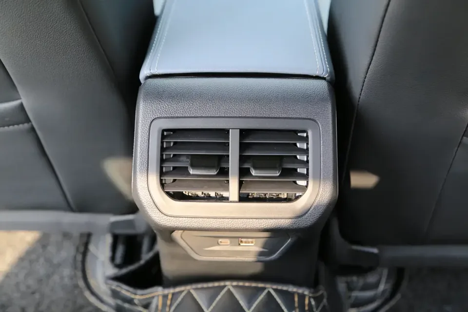 Volkswagen Lavida Lavida 2023 280TSI DSG Starry Sky Edition 2022 — thumbnail 3