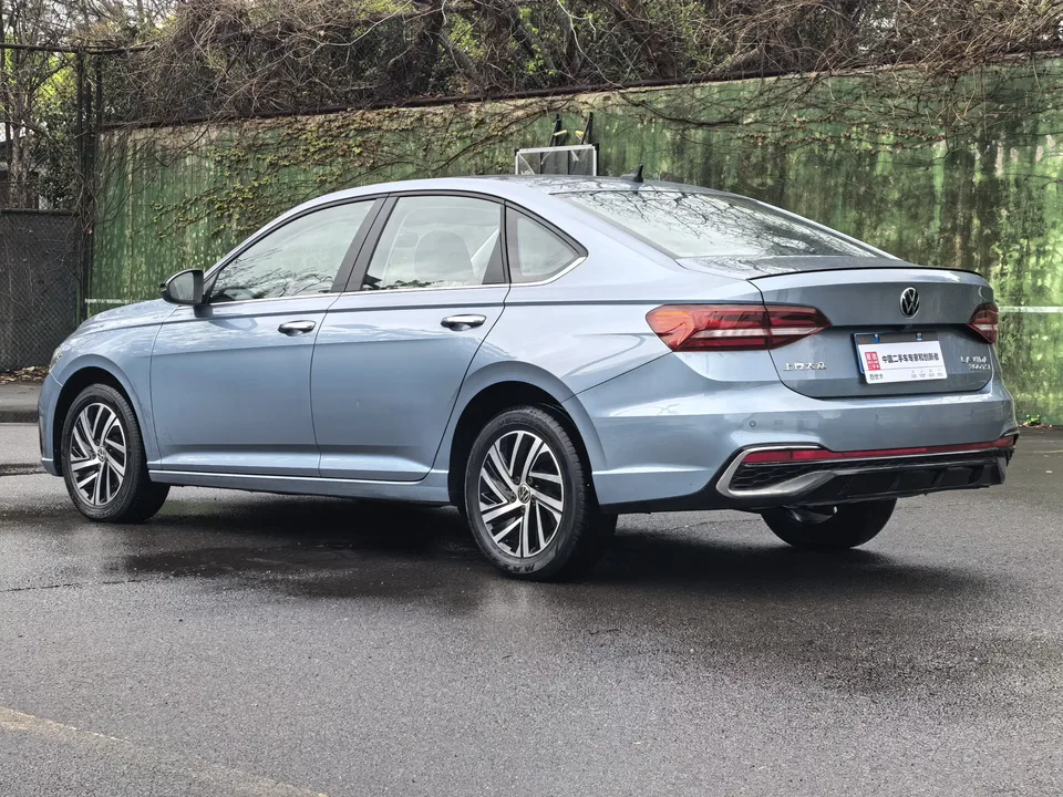 Volkswagen Lavida Lavida 2023 300TSI DSG Starry Sky Edition 2023 — thumbnail 2