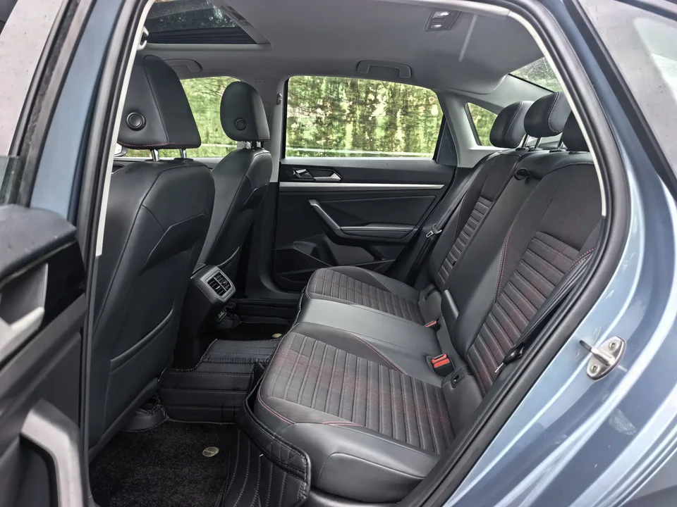 Volkswagen Lavida Lavida 2023 300TSI DSG Starry Sky Edition 2023 — thumbnail 5