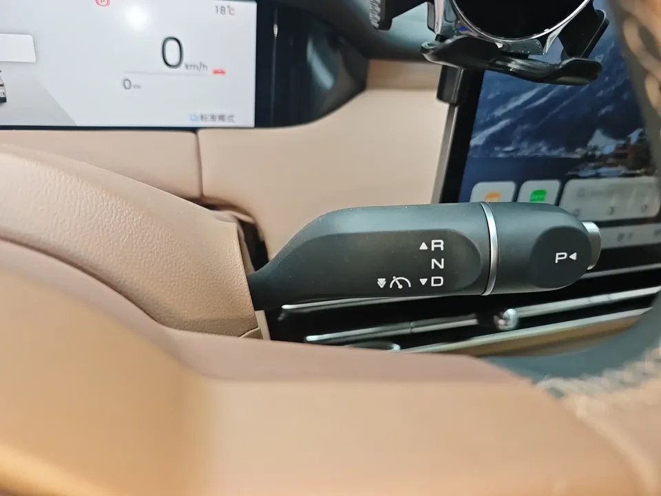 Wuling Bingo S Bingo S 2025 430km Flagship Model 2025 — thumbnail 3