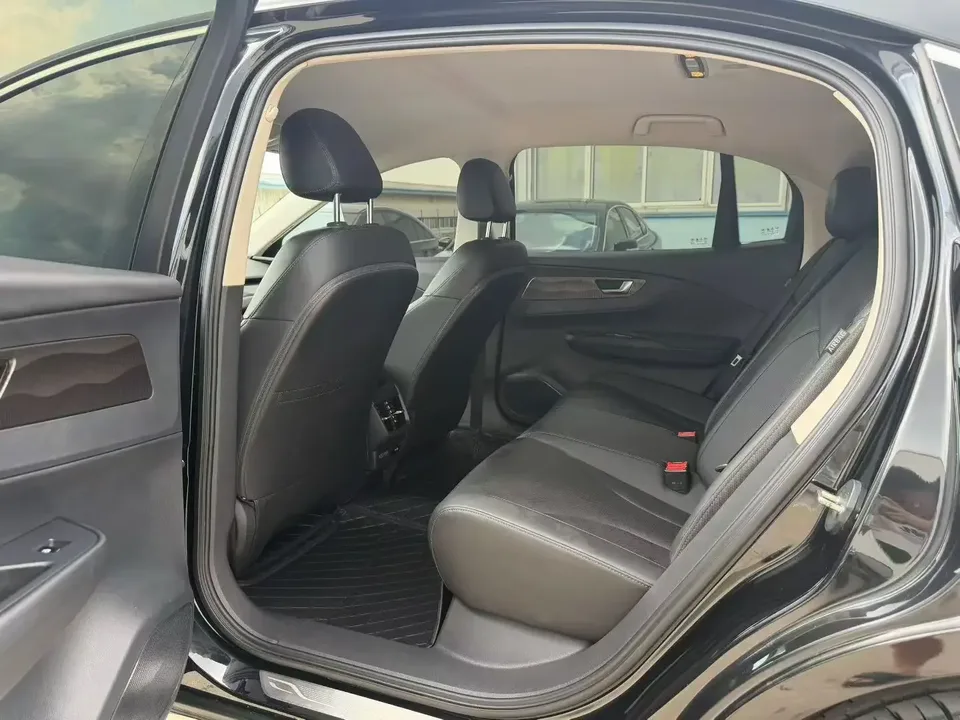 Hongqi E-QM5 Hongqi E-QM5 2022 Charging 431km LeXiang Edition 5-seater 2023 — thumbnail 3