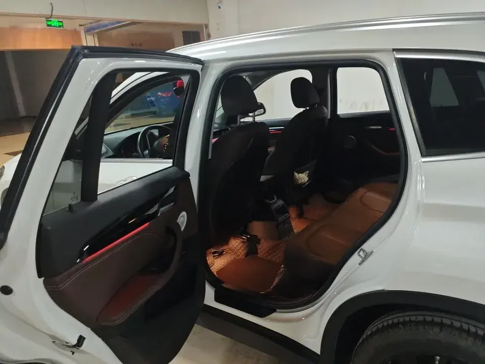 BMW X1 BMW X1 2021 sDrive20Li Fashion 2022 — thumbnail 3
