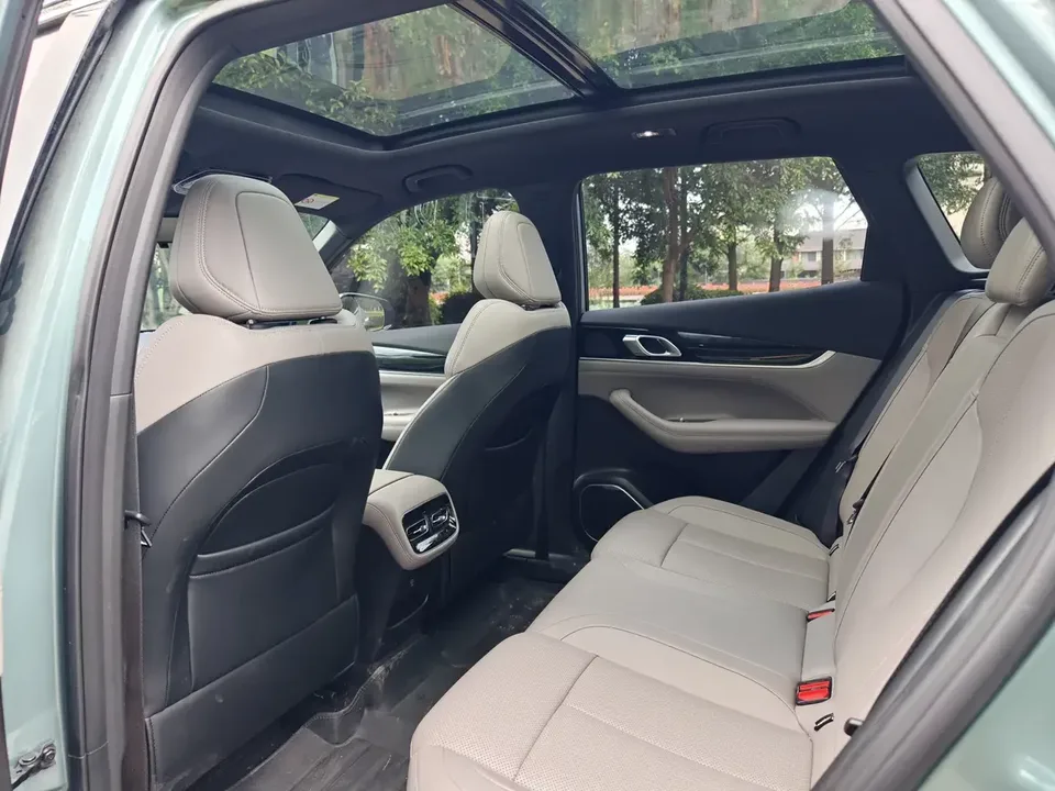 Geely Atlas L Boyue L 2025 Fourth generation 1.5TD DCT Sanhe 2025 — thumbnail 4