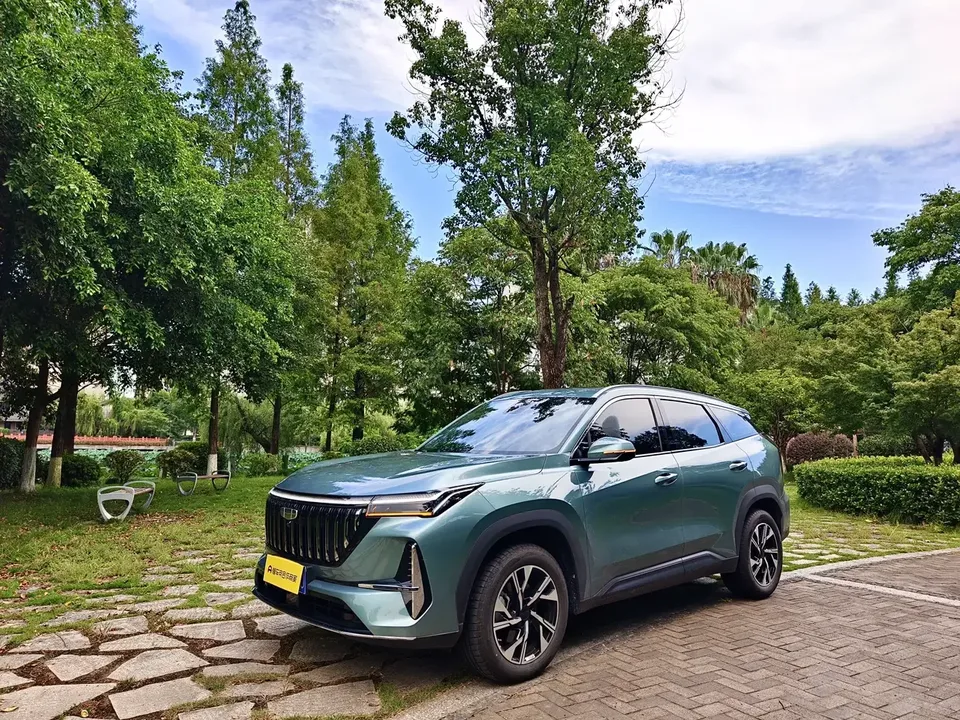 Geely Atlas L Boyue L 2025 Fourth generation 1.5TD DCT Sanhe 2025 — photo 1, buy with delivery to Moscow