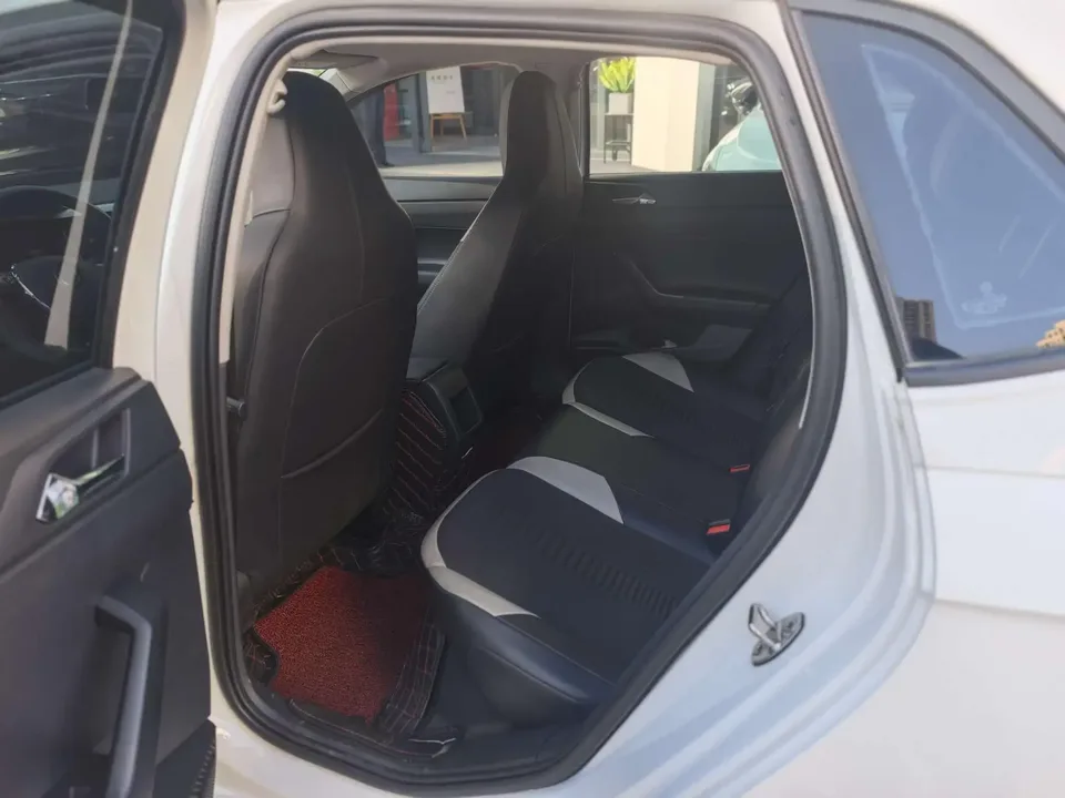 Volkswagen Polo Polo 2023 Plus 1.5L Automatic Colorful Technology Edition 2023 — thumbnail 3