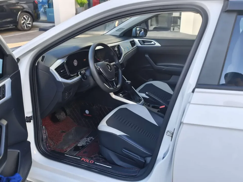Volkswagen Polo Polo 2023 Plus 1.5L Automatic Colorful Technology Edition 2023 — thumbnail 5