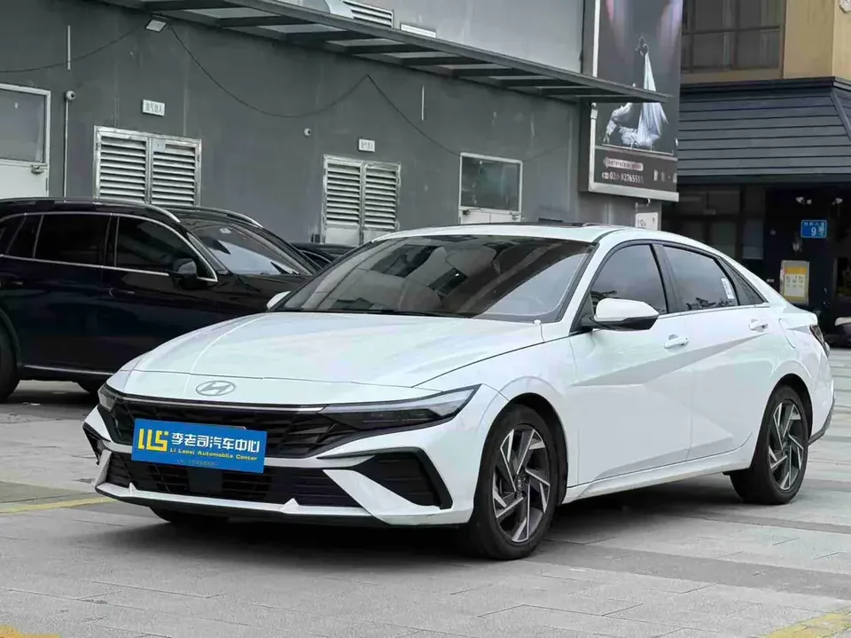 Hyundai Elantra Elantra 2023 1.5L CVT LUX Premium Edition 2025 — photo 1, buy with delivery to Moscow
