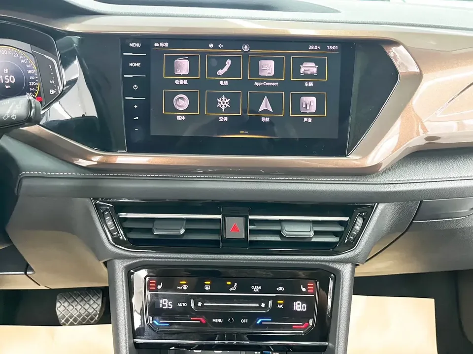 Volkswagen Tharu tuyue 2022 280TSI 2WD Deluxe Edition 2022 — thumbnail 4