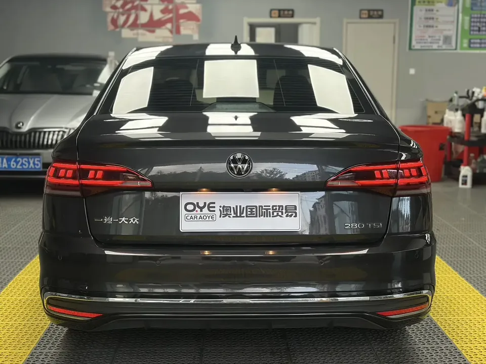 Volkswagen Bora Bora 2023 280TSI DSG Premium Edition 2022 — thumbnail 2