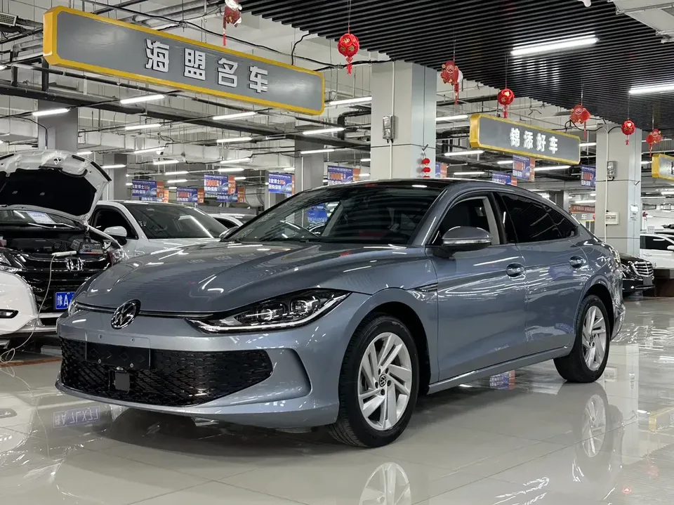 Volkswagen Lamando Lingdu 2023 Lingdu L 280TSI DSG Hot Edition 2023 — photo 1, buy with delivery to Moscow