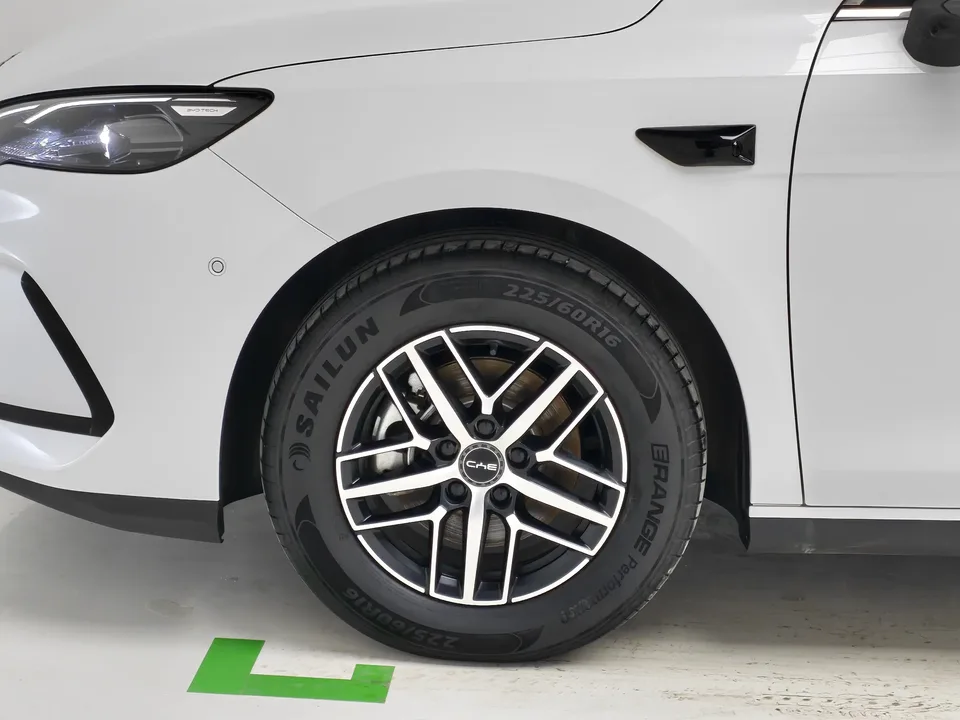 BYD Seal 05DM Seal 05DM 2025 DM-i 120KM flagship version 2025 — thumbnail 3