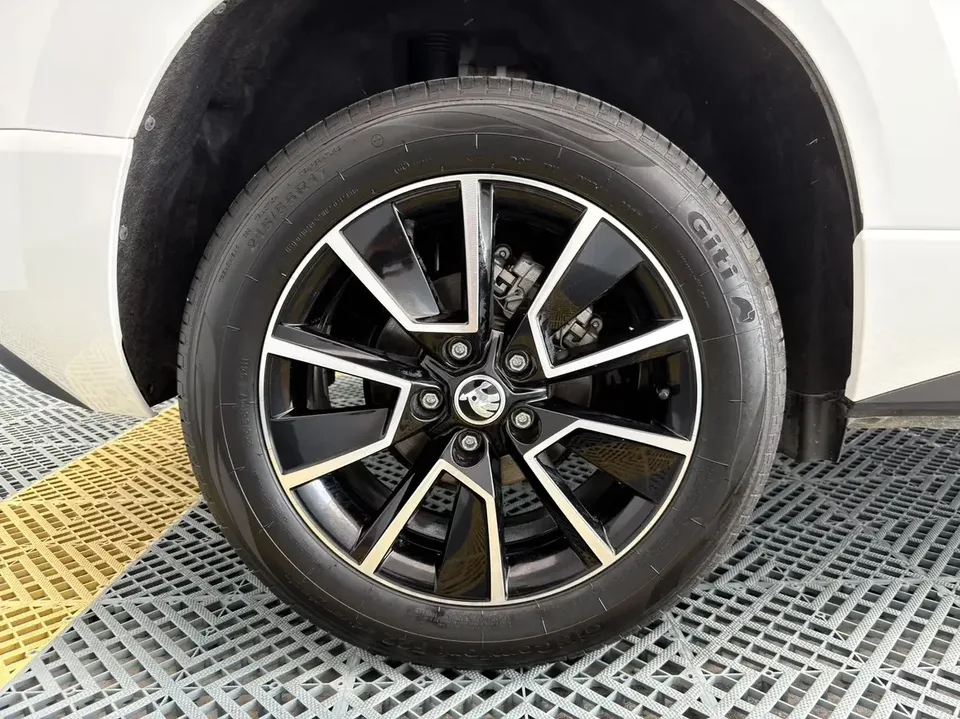 Skoda Karoq Korok 2023 TSI280 Premium Edition 2023 — thumbnail 4