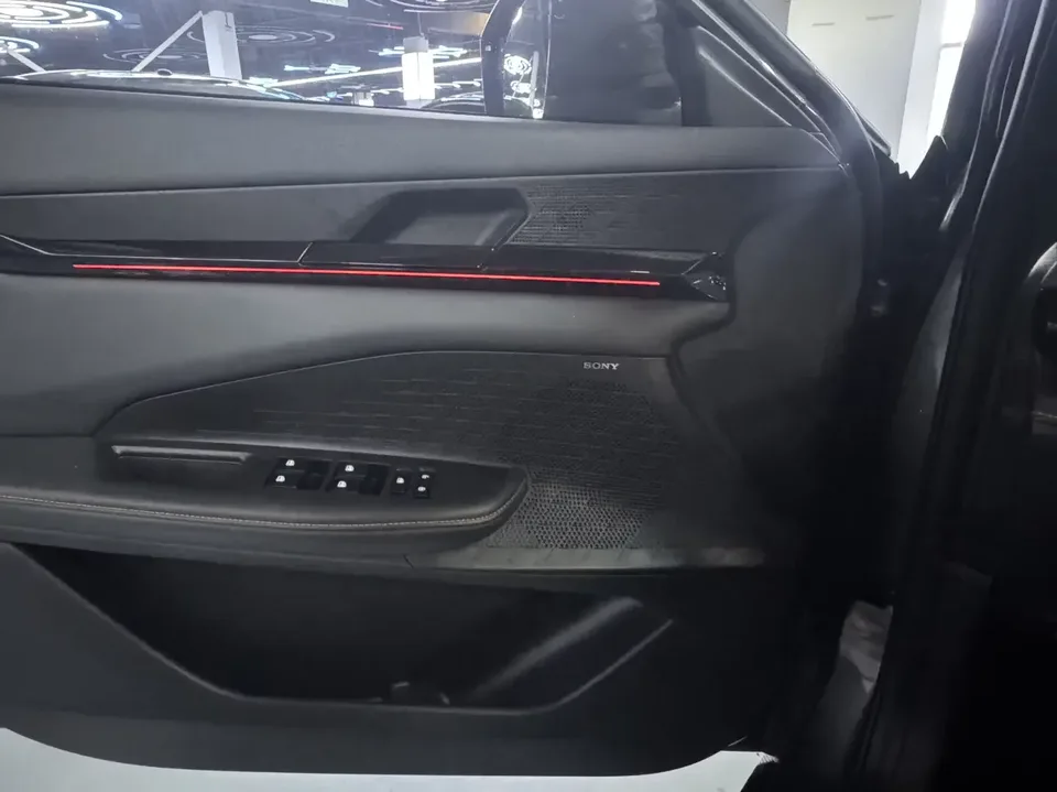 Changan UNI-V Changan UNI-V 2024 1.5T Premium 2024 — thumbnail 2