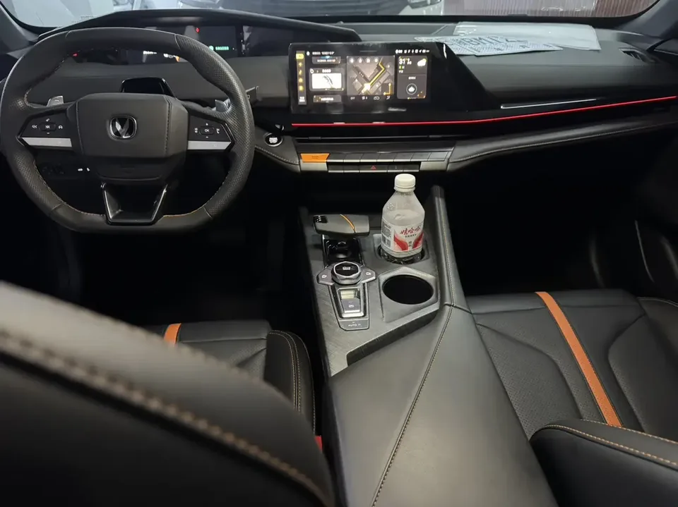 Changan UNI-V Changan UNI-V 2024 1.5T Premium 2024 — thumbnail 3
