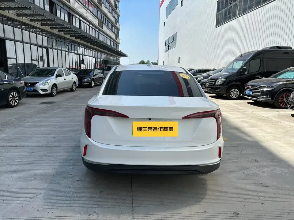 Hongqi E-QM5 Hongqi E-QM5 2024 450km travel version 100kW 2024 — thumbnail 2