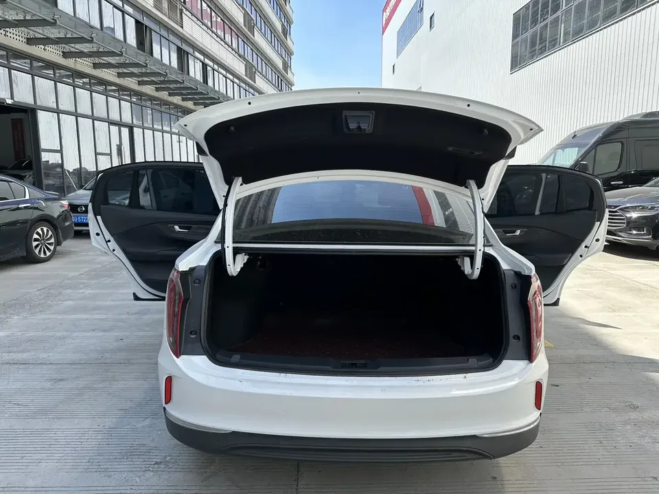 Hongqi E-QM5 Hongqi E-QM5 2024 450km travel version 100kW 2024 — thumbnail 3