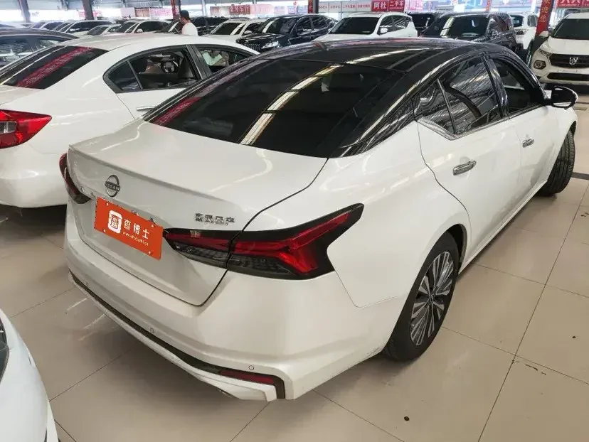 Nissan Altima Sound of nature 2024 2.0L SV Black Gold Edition 2024 — thumbnail 4