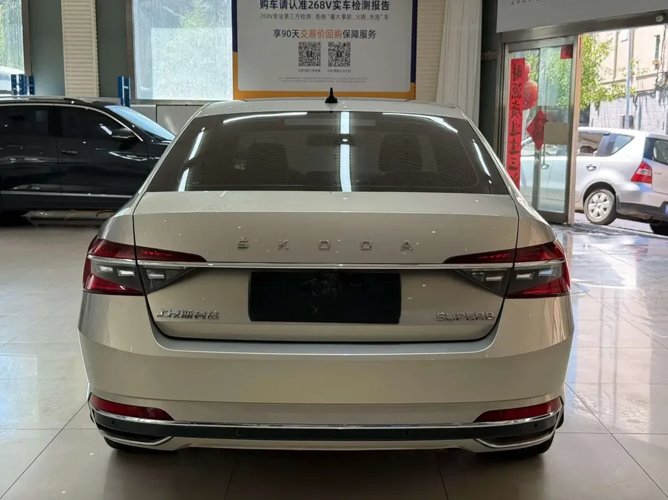 Skoda Superb Speedy 2022 TSI280 DSG Premium Edition 2023 — thumbnail 2