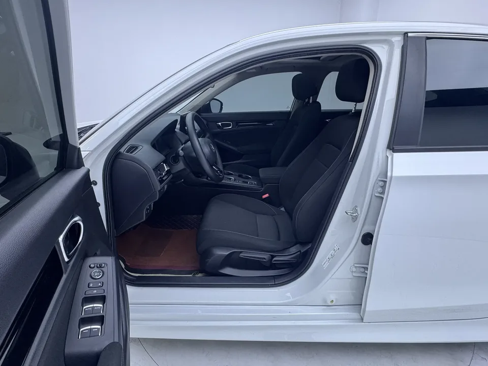 Honda CIVIC Civic 2022 240TURBO CVT Dynamic C-position Special Edition 2023 — миниатюра 5