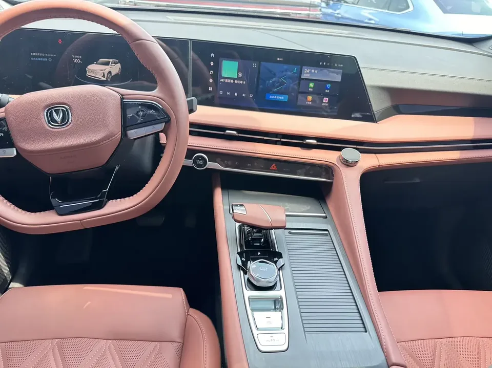 Changan CS75PLUS Changan CS75 PLUS 2024 The third generation champion version 1.5T automatic intelligent driving strong navigation 2024 — thumbnail 2